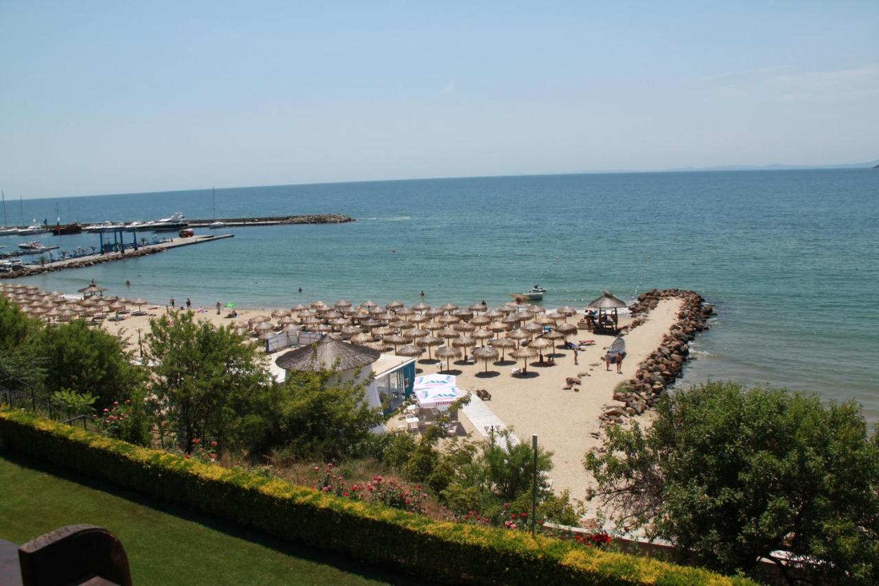 Bademite Apartments Sveti Vlas Bagian luar foto