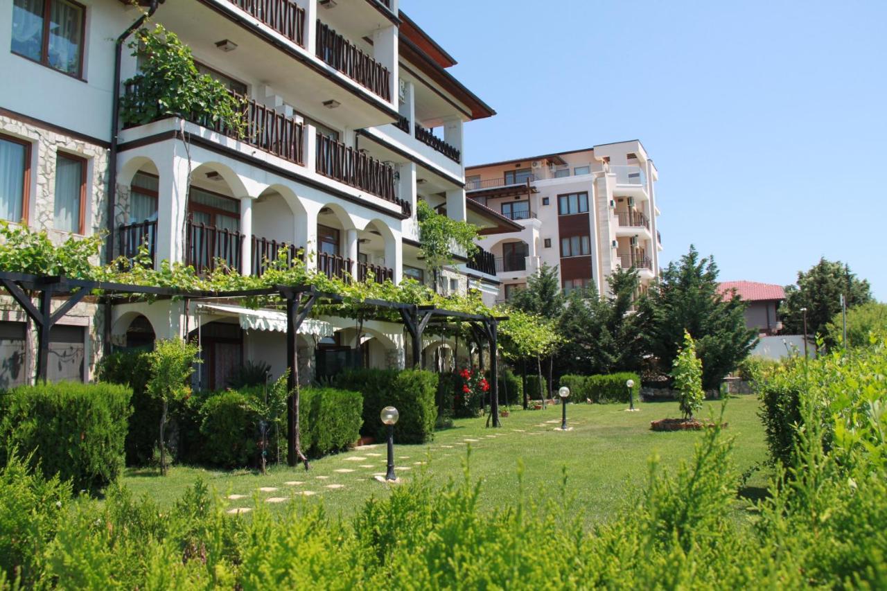 Bademite Apartments Sveti Vlas Bagian luar foto