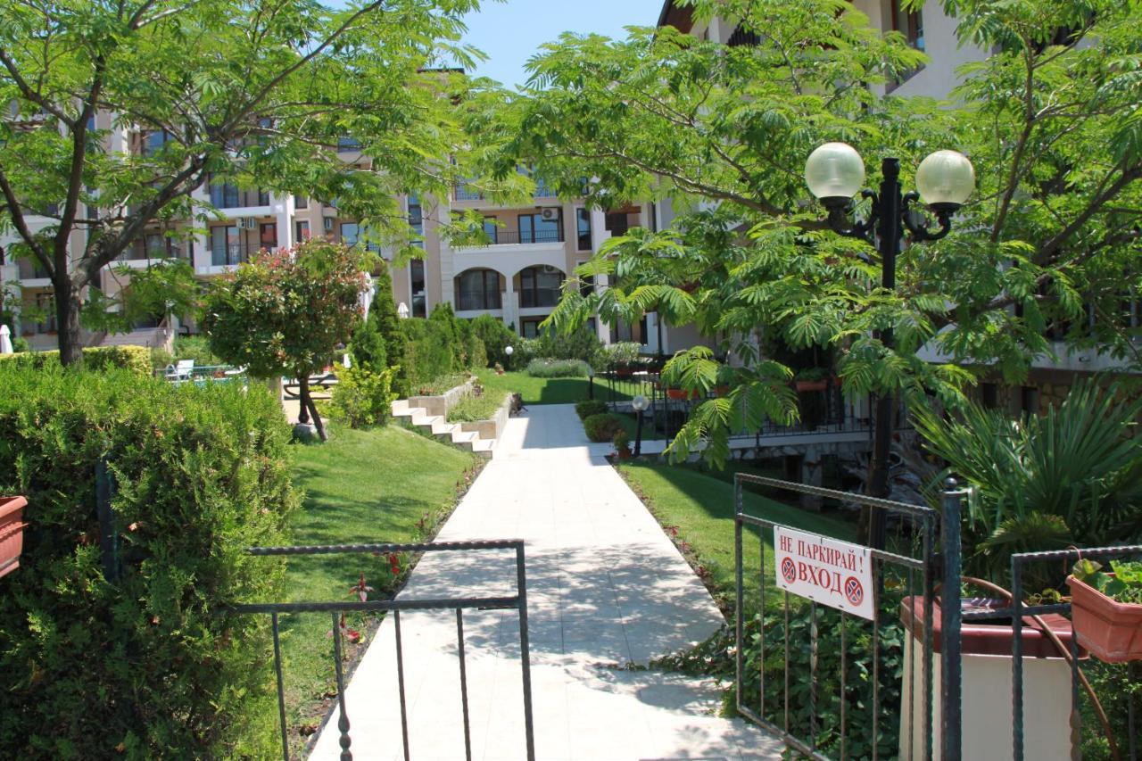 Bademite Apartments Sveti Vlas Bagian luar foto