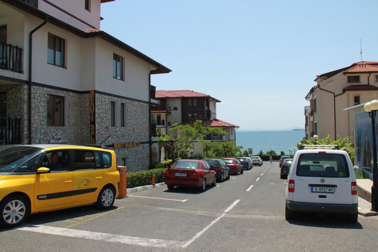 Bademite Apartments Sveti Vlas Bagian luar foto