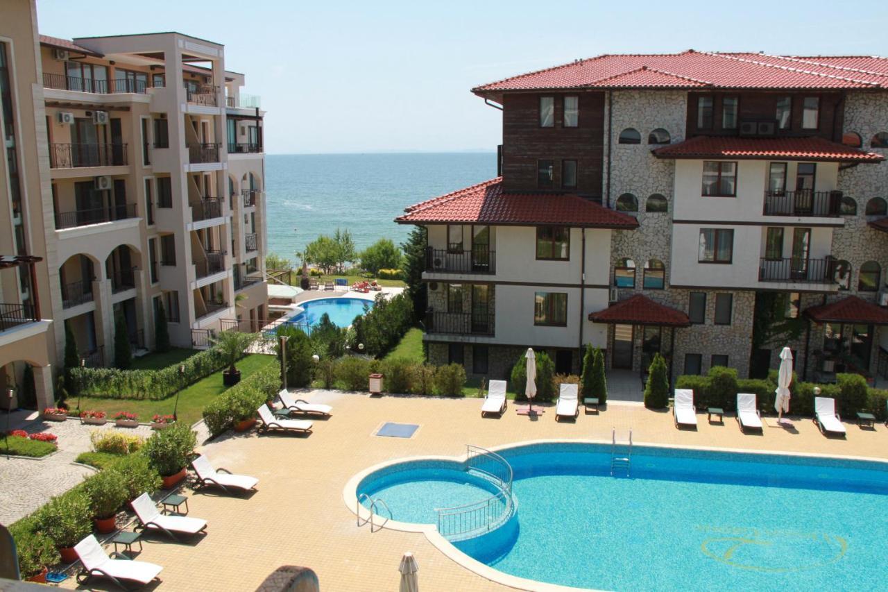 Bademite Apartments Sveti Vlas Bagian luar foto