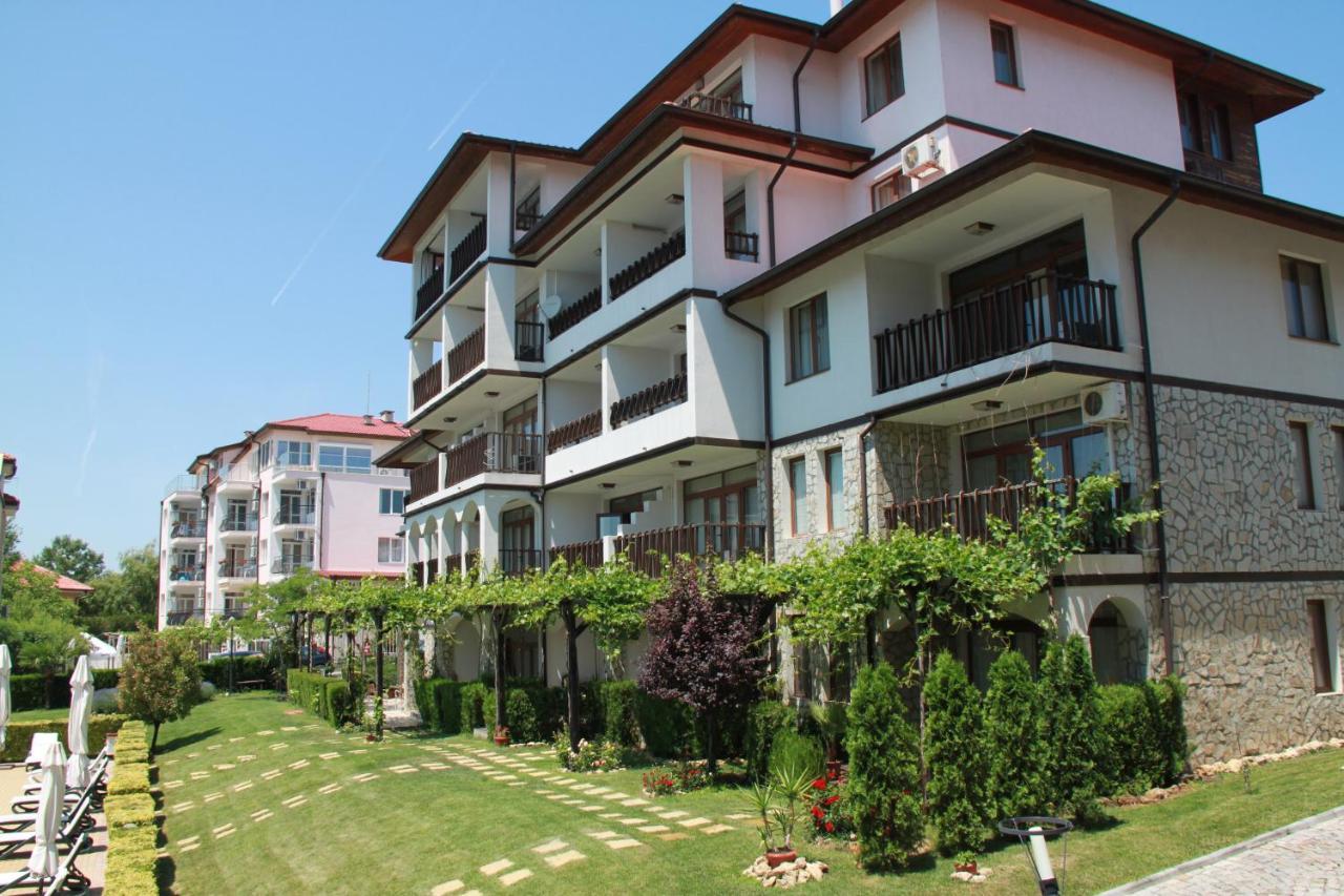 Bademite Apartments Sveti Vlas Bagian luar foto