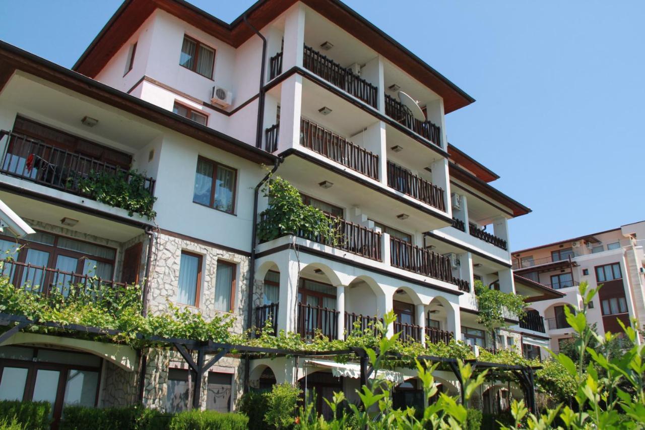 Bademite Apartments Sveti Vlas Bagian luar foto