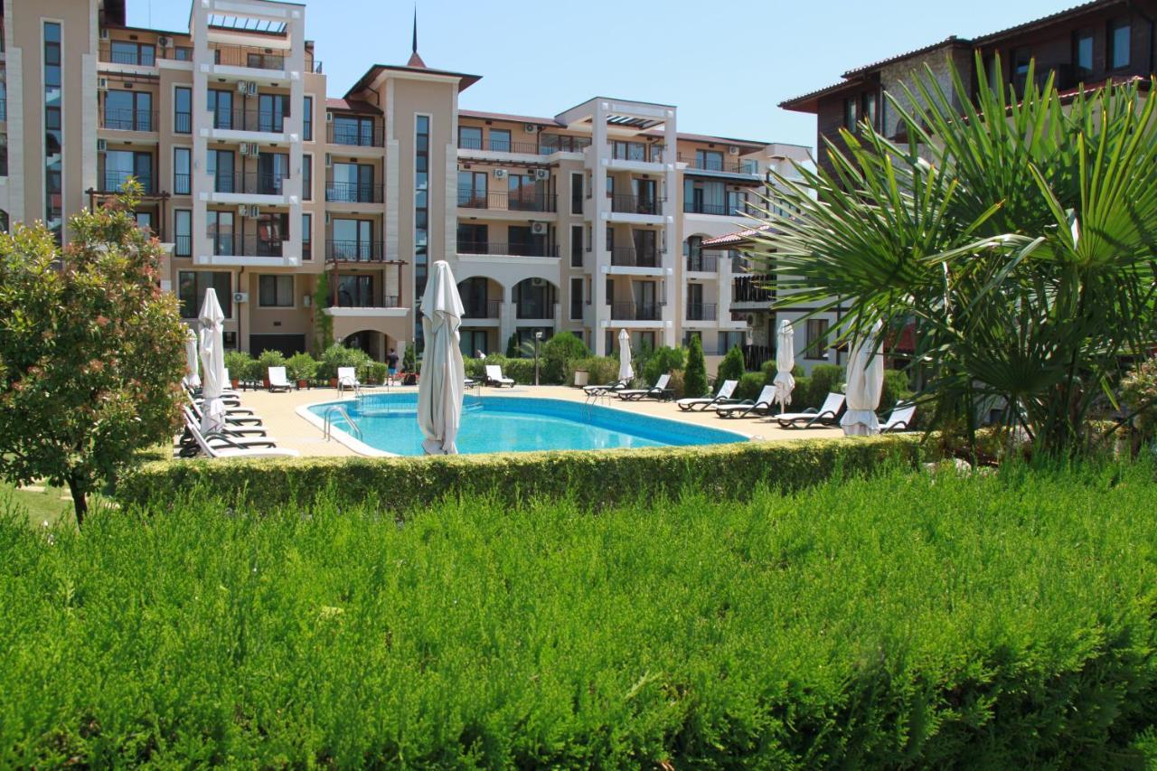 Bademite Apartments Sveti Vlas Bagian luar foto