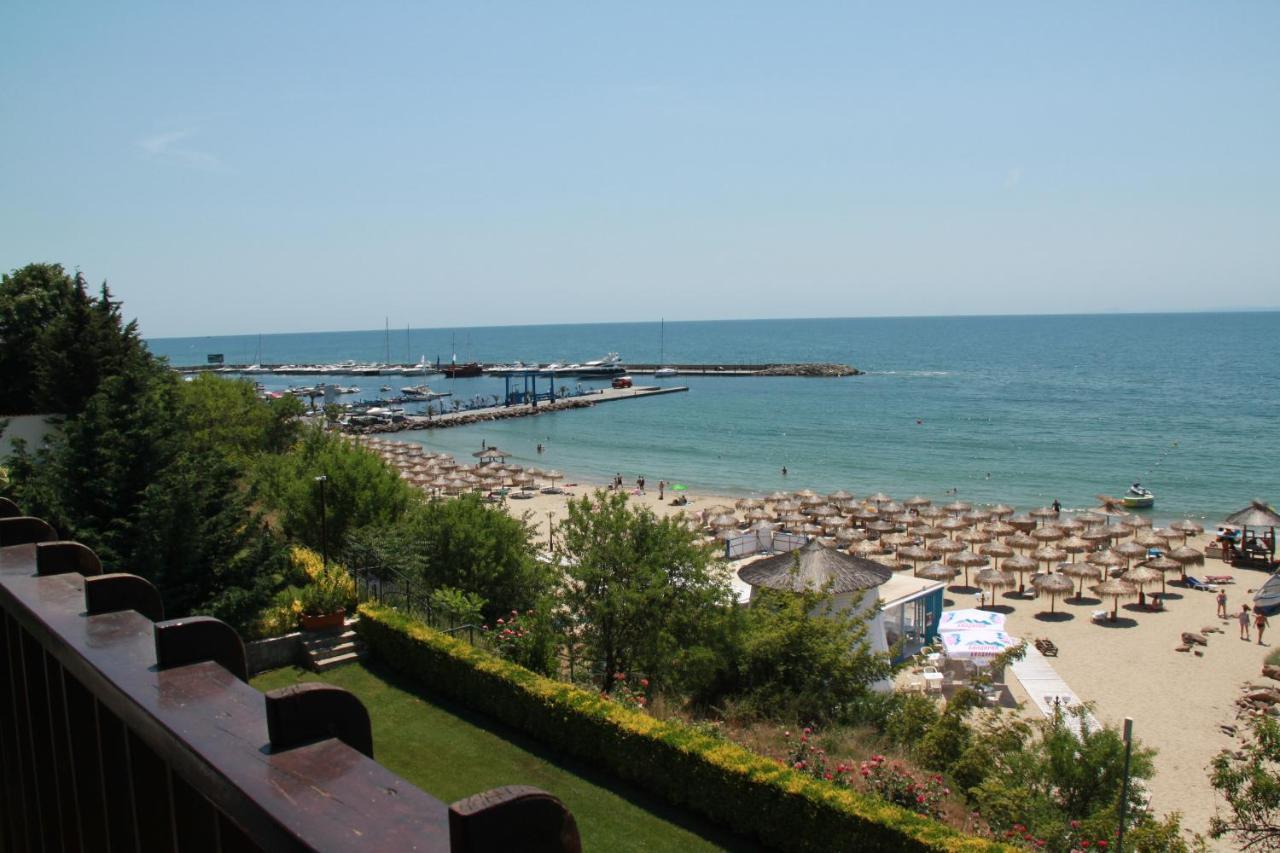 Bademite Apartments Sveti Vlas Bagian luar foto