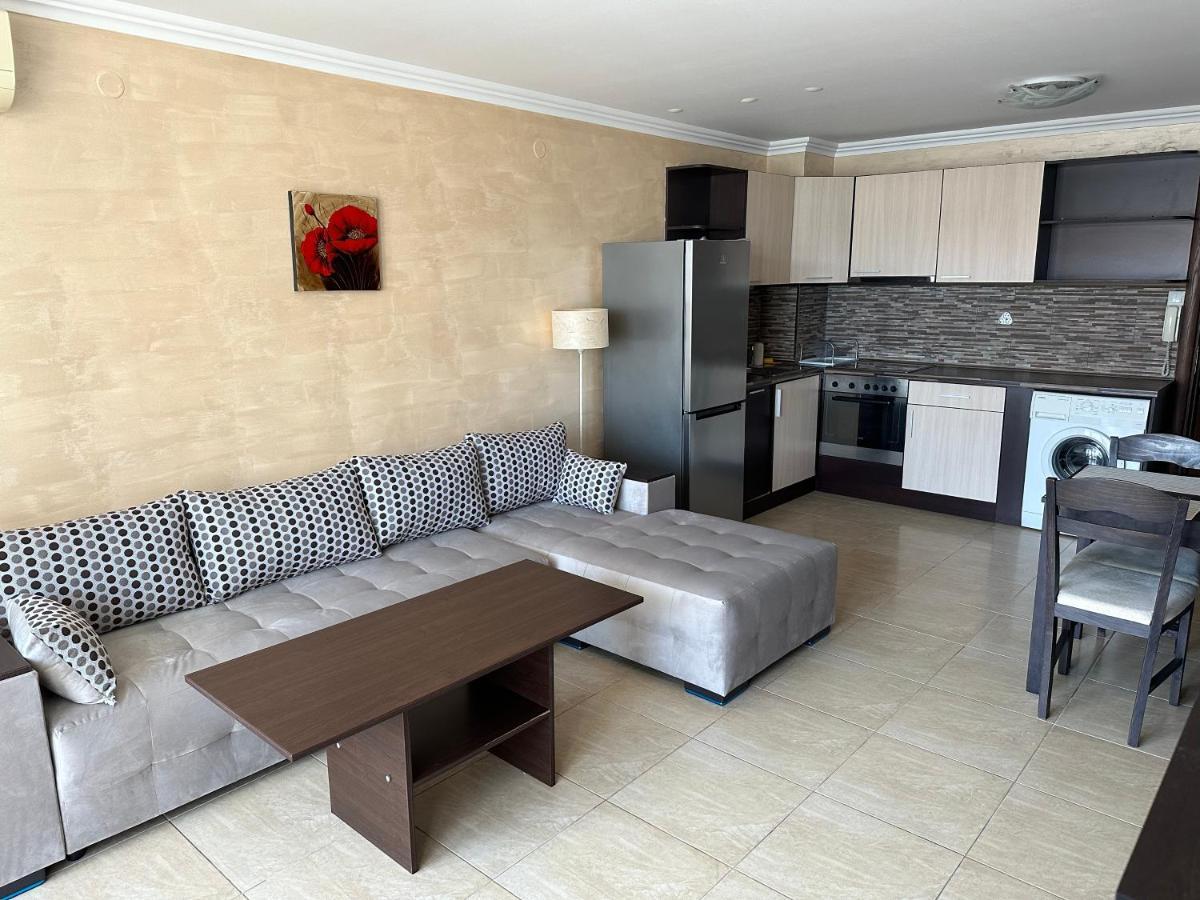 Bademite Apartments Sveti Vlas Bagian luar foto