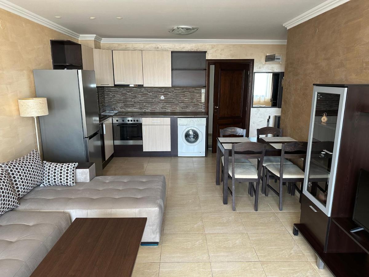 Bademite Apartments Sveti Vlas Bagian luar foto