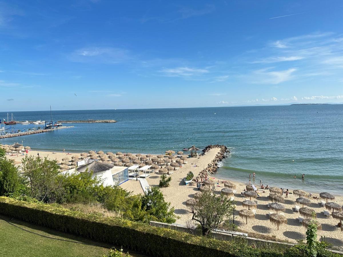 Bademite Apartments Sveti Vlas Bagian luar foto