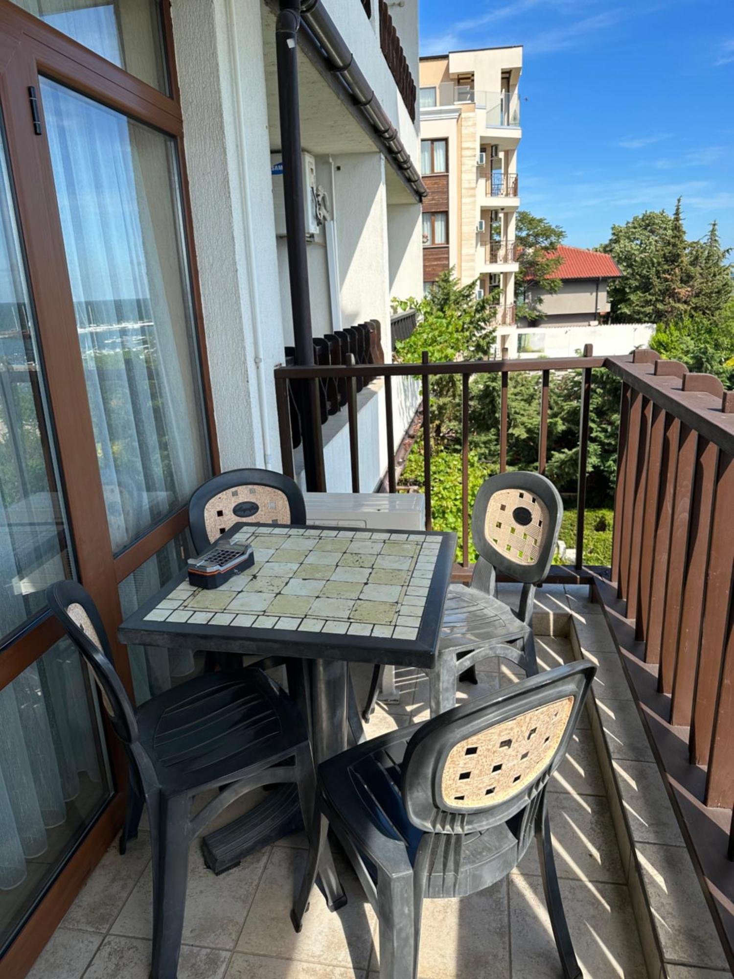 Bademite Apartments Sveti Vlas Bagian luar foto