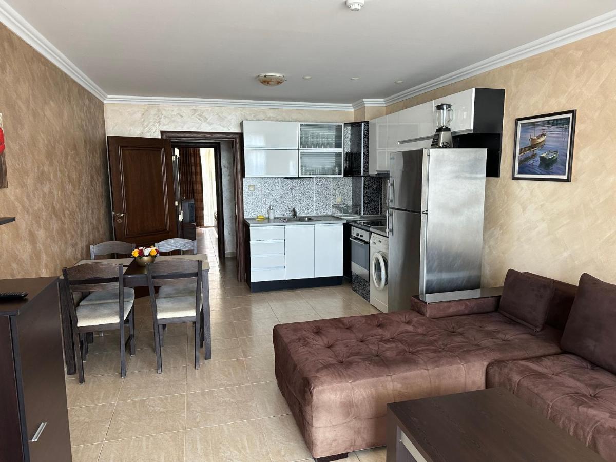 Bademite Apartments Sveti Vlas Bagian luar foto