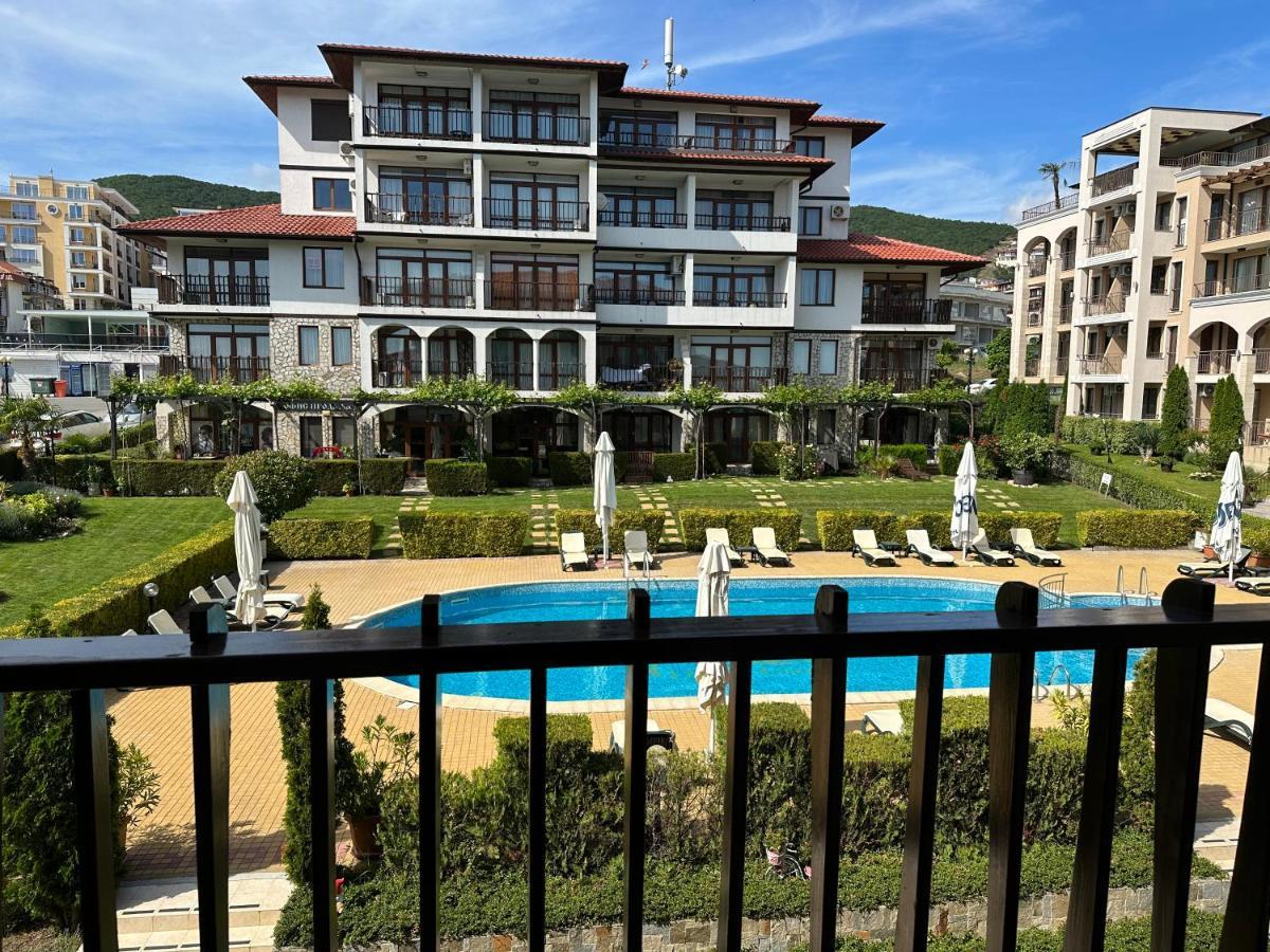 Bademite Apartments Sveti Vlas Bagian luar foto