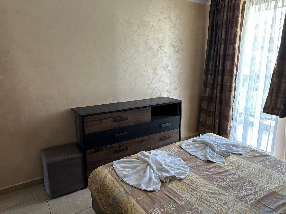 Bademite Apartments Sveti Vlas Bagian luar foto