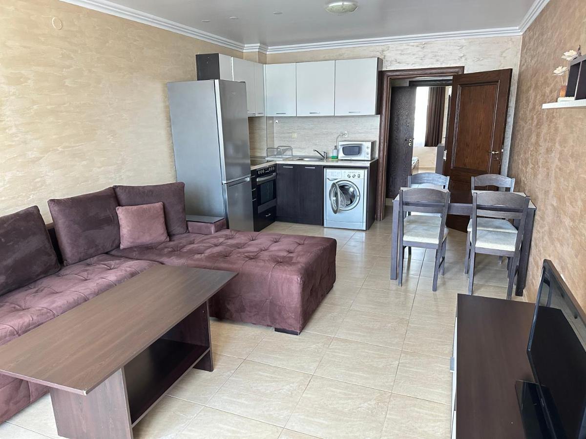 Bademite Apartments Sveti Vlas Bagian luar foto