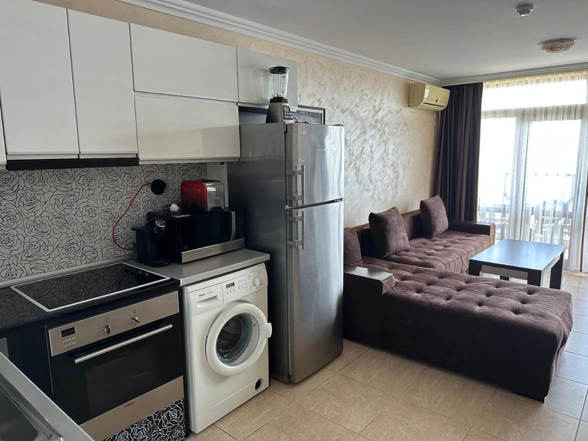 Bademite Apartments Sveti Vlas Bagian luar foto