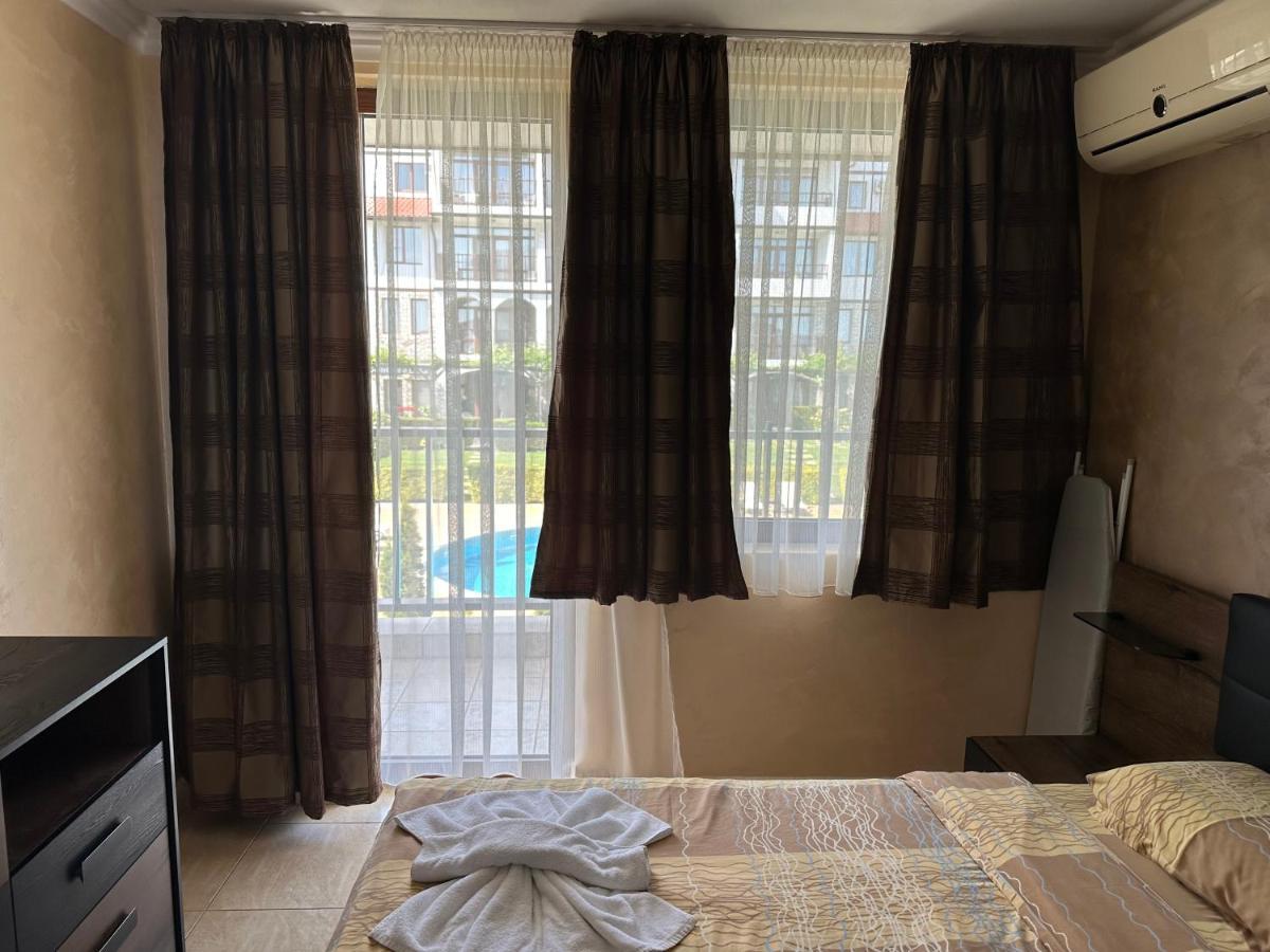 Bademite Apartments Sveti Vlas Bagian luar foto