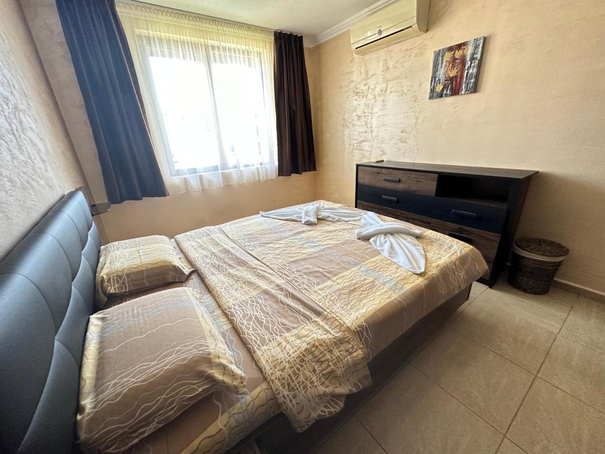 Bademite Apartments Sveti Vlas Bagian luar foto